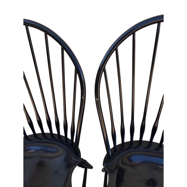 1990s 2 Nichols & Stone Windsor Side Chairs Bow Back Saddle Seat Distressed Country For Sale - Image 11 of 16