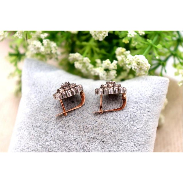Earrings in 19.2k Gold and Paw with Diamonds, Set of 2 For Sale - Image 3 of 7