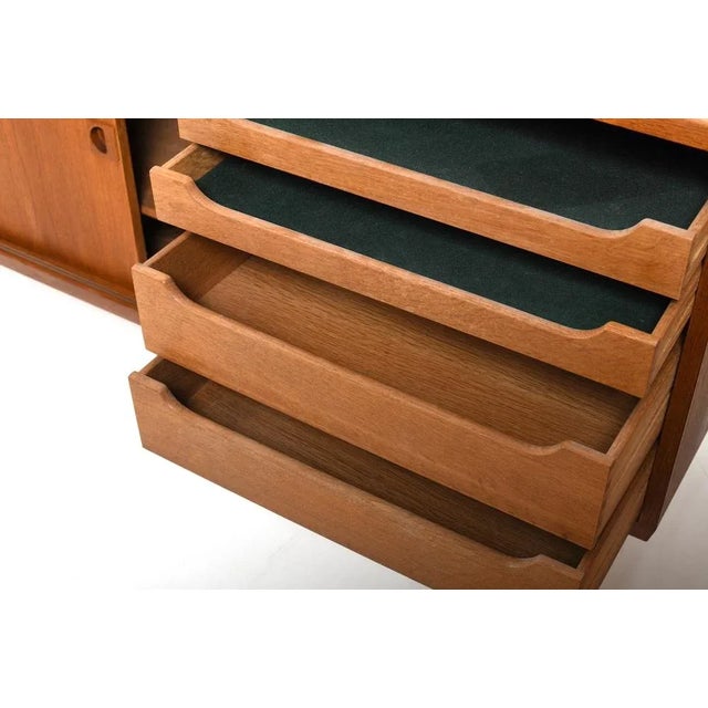 Mid-Century Danish Sideboard in Oak, 1960s For Sale - Image 4 of 13