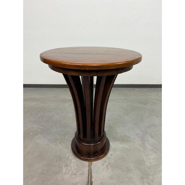 Art deco walnut coffee table in very nice original condition. Solid walnut wood.