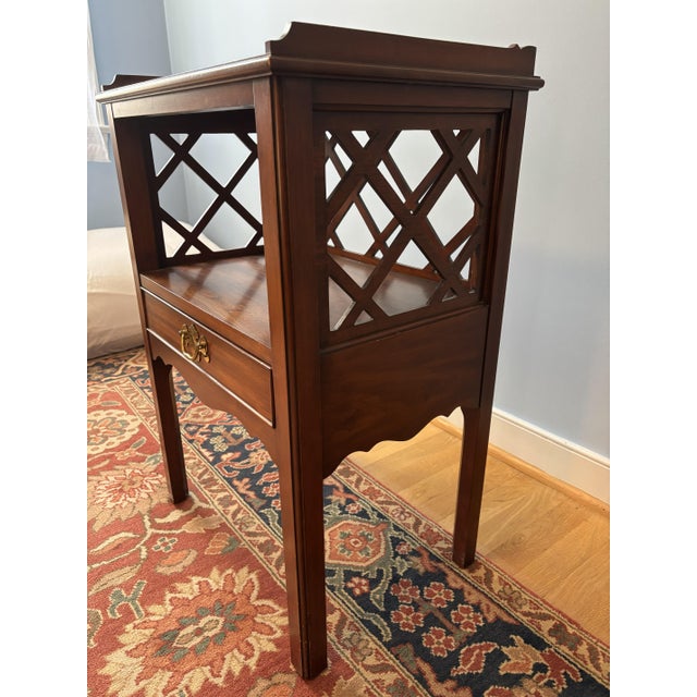 Chippendale 1980s Henkel Harris Night Stand in Cherry For Sale - Image 3 of 8