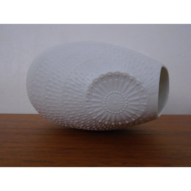 Mid-Century Op Art Vases by M.frey for Kaiser, Germany, 1960s, Set of 2 For Sale - Image 12 of 14