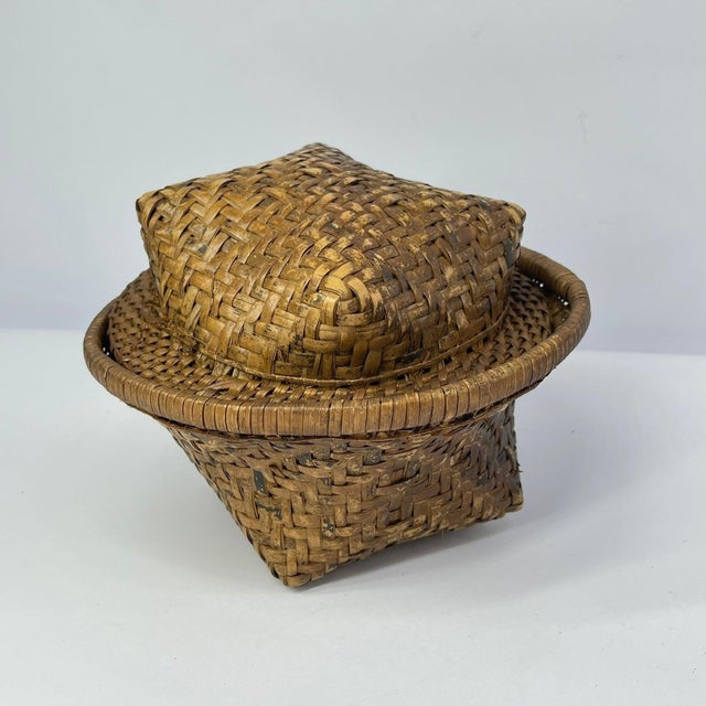 African Early 20th Century Kuba Basket Box For Sale - Image 3 of 9