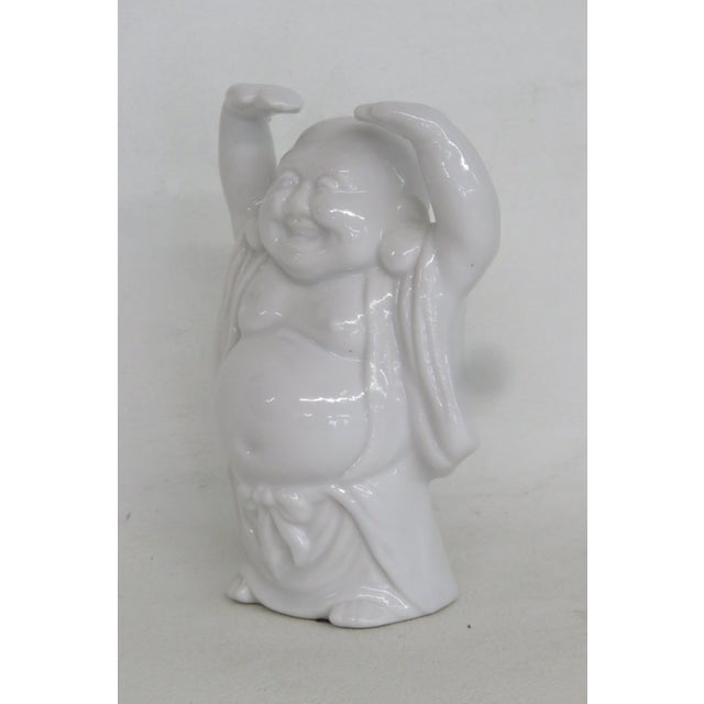 Figurative White Ceramic Laughing Buddha With Arms Raised Hotei Figurine Gloss Finish 5027b For Sale - Image 3 of 10