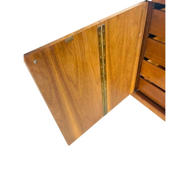 Mid-Century Modern Walnut Triple Dresser in Style Paul McCobb For Sale - Image 9 of 11