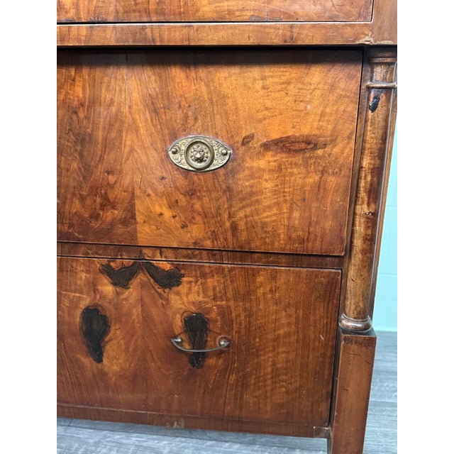 Antique Mid-19th Century Biedermeier Walnut Chest of Drawers, Germany For Sale - Image 9 of 18