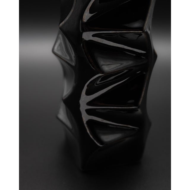 1970s Black Glazed Porcelain Vase by Heinrich Fuchs for Hutschenreuther, 1960s–1970s For Sale - Image 5 of 8