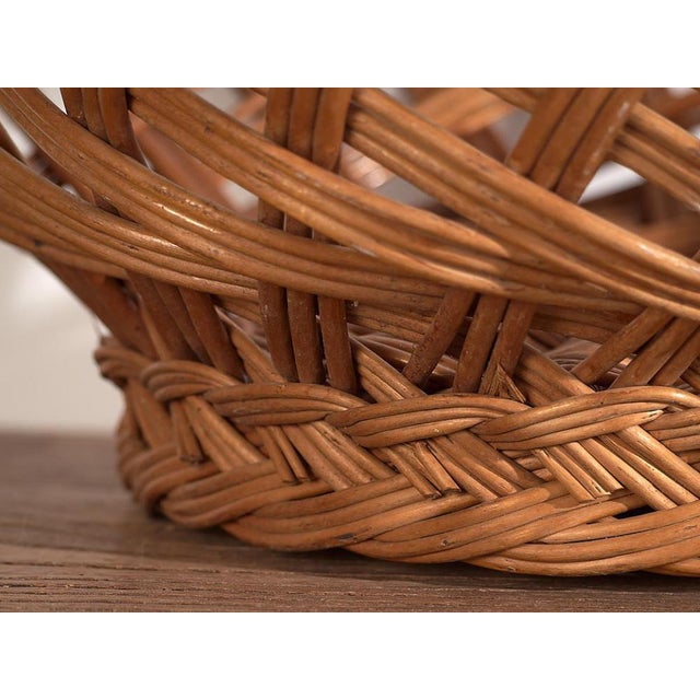 Small antique wicker basket (c.1920) Dimensions: Diameter: 44 cm Height: 17 cm Style: Rustic Materials and techniques:...
