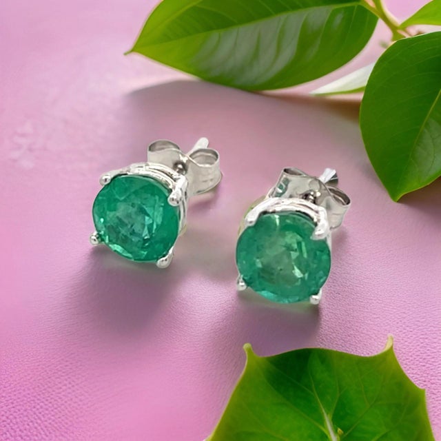 Natural Emerald Stud Earrings 14k White Gold 1.93 Carats Certified For Sale - Image 4 of 11