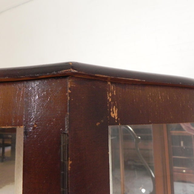 Art Deco English Display Cabinet on Ornate Legs, 1930s For Sale - Image 17 of 18