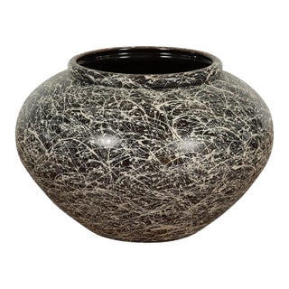 Prem Collection Artisan Made Black & White Planter with Dripping Décor For Sale