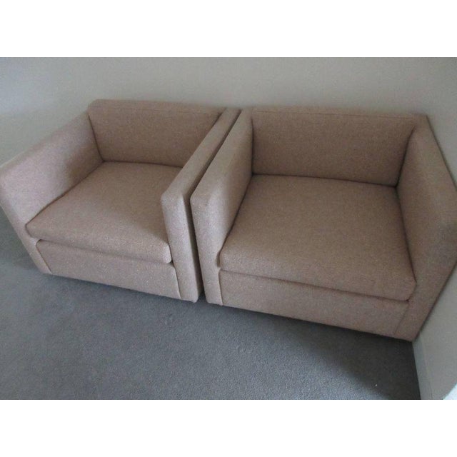 Textile Knoll Charles Pfister Mid-Century Lounge Chair in Pink - A Pair For Sale - Image 7 of 7