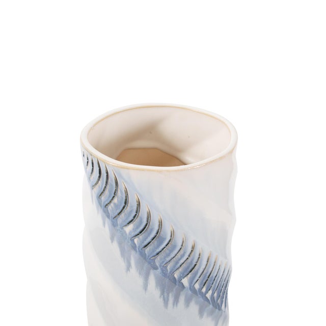 Kenneth Ludwig Chicago Blue Ridge Vase For Sale - Image 4 of 10