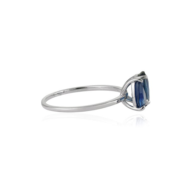 Metal Contemporary 2.55ct Pear & Oval Blue Sapphire Toi Et Moi Ring Size 6 in 14k White Gold For Sale - Image 7 of 17