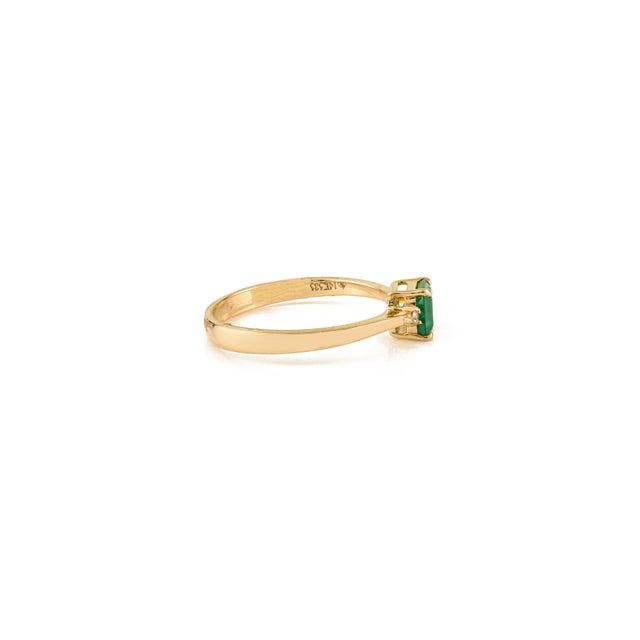 Metal 14k Gold Square-Cut Emerald Diamond Three Stone Modern Engagement Ring Size 6 For Sale - Image 7 of 18