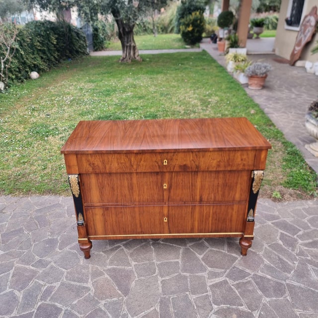 Antique Empire Chest of Drawers in Walnut, 1820 For Sale - Image 4 of 11