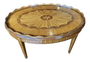 20th Century English Traditional Oval Coffee Table With Scalloped Edge and Parquetry Inlay
