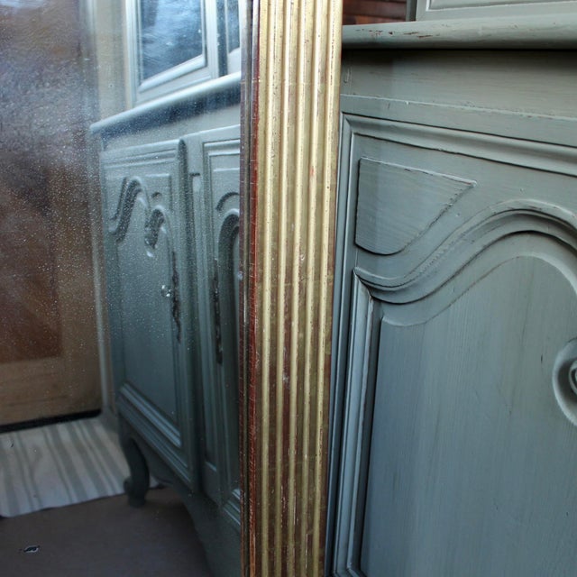 Early 19th Century French Directoire Giltwood Mirror With Reeded Face, 19th Century For Sale - Image 5 of 10