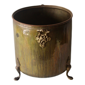 Extra Large English Style Brass Hammered Paw Footed Planter With Ornate Handles Vintage Mid Century