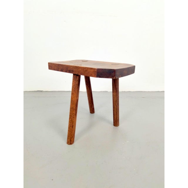 Vintage French 3-Legged Milking Stool in Oak, 1950s, in Very Good conditions. Designed 1950 to 1959