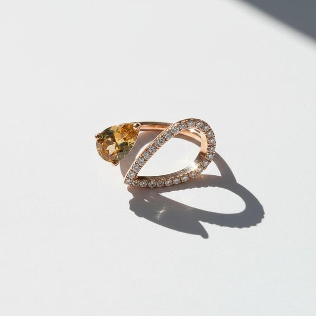 Modern Pear Citrine 14k Gold Ring, Size 7.25 For Sale - Image 3 of 9