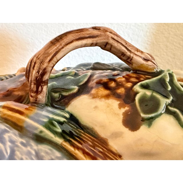 1910s Minton Style Majolica Game Pie Tureen Manufactured in Lisbon For Sale In Reno/Lake Tahoe - Image 6 of 15