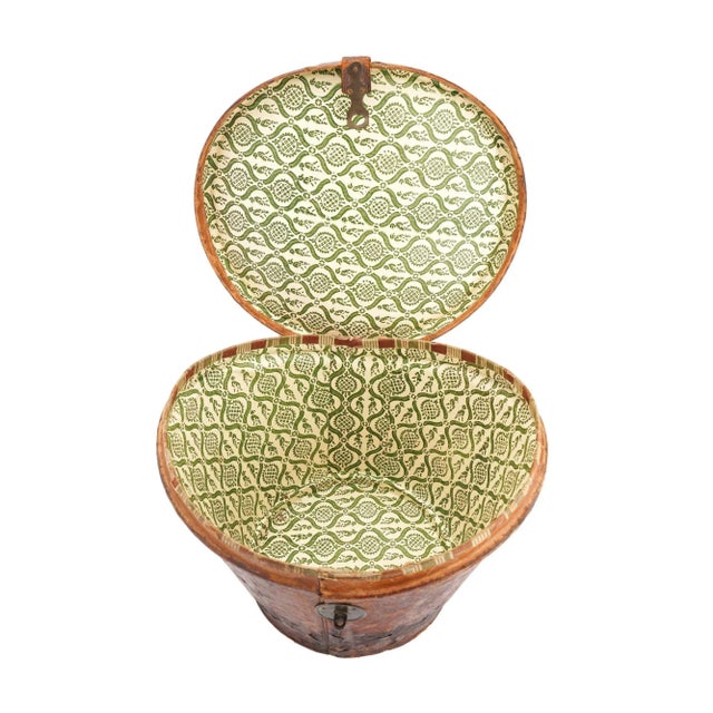 English Leather Hat Box for a Man’s Wide Brim Top Hat, 1830-40 For Sale - Image 10 of 12