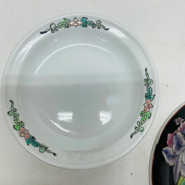 Chinoiserie Chinoiserie Floral Pattern Planter With Water Tray For Sale - Image 3 of 7