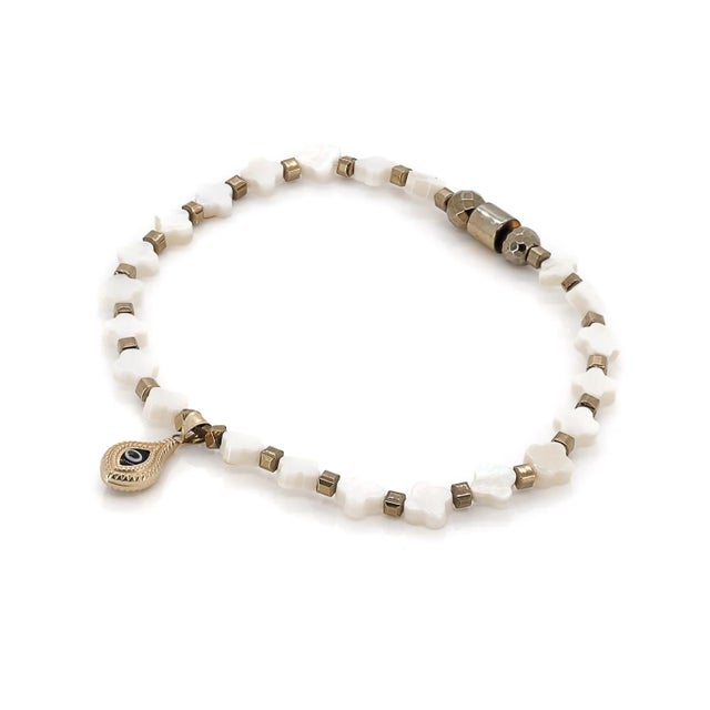 Clover Pearl Beaded Gold Evil Eye Charm Anklet For Sale - Image 9 of 10