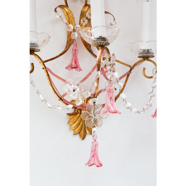 Italian Wall Sconce in Gilt Metal and Pink Crystals, 1970 For Sale - Image 3 of 6