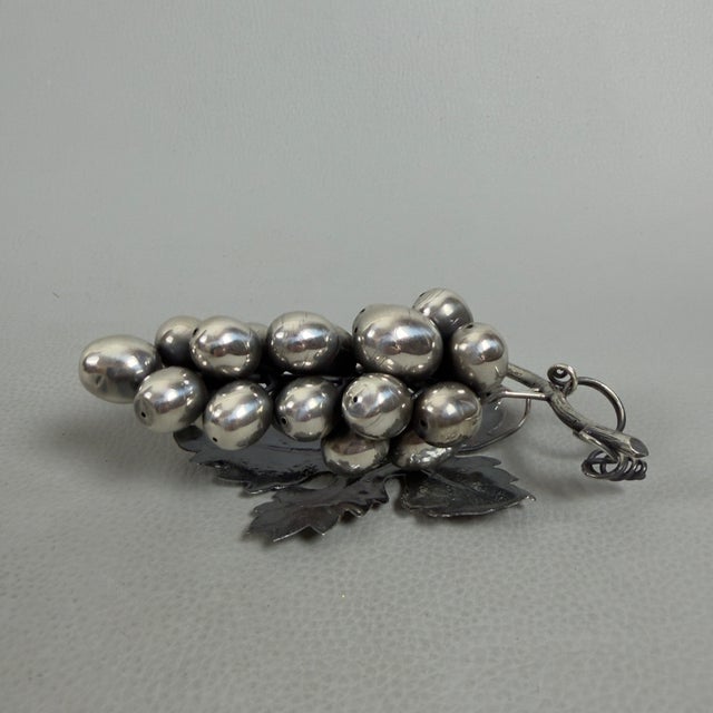 1970s Decorative 800 Silver Bunch of Grapes, 20th Century For Sale - Image 5 of 11