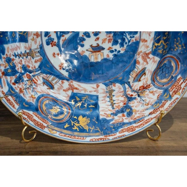 2000 - 2009 Large 18th Century Antique Chinese Qing Dynasty Imari Porcelain Charger For Sale - Image 5 of 18