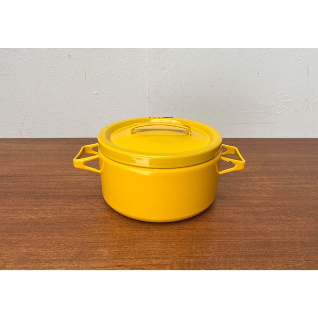 Mid-Century Modern Yellow Minimalist Enamel Pot by Seppo Mallat for Finel, Finland, 1960s For Sale - Image 4 of 18