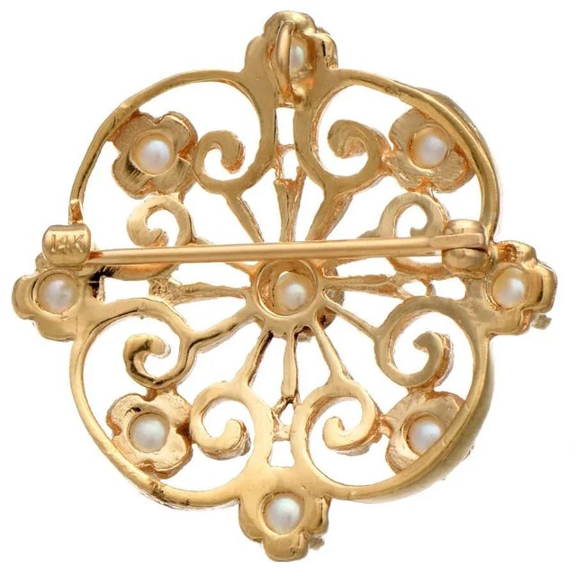 Length: 1 1/4 Inches Weight: 6.6 Total Grams Weight Metal Type: 14K Yellow Gold Stone: Pearl Stone Shape: Round