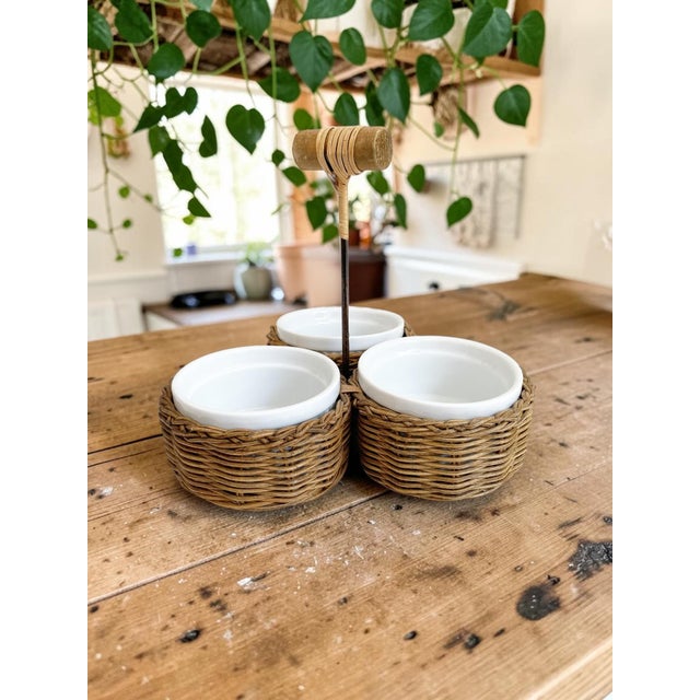 This Woven Wicker Three Basket Condiment Sauce Basket by Pier 1 is a stylish and versatile addition to any home. With a...