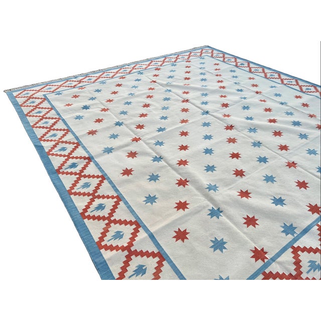 Handmade Cotton Vegetable Dyed Rug, White, Sky Blue and Terracotta Star Dhurrie-4'x6' For Sale - Image 6 of 13