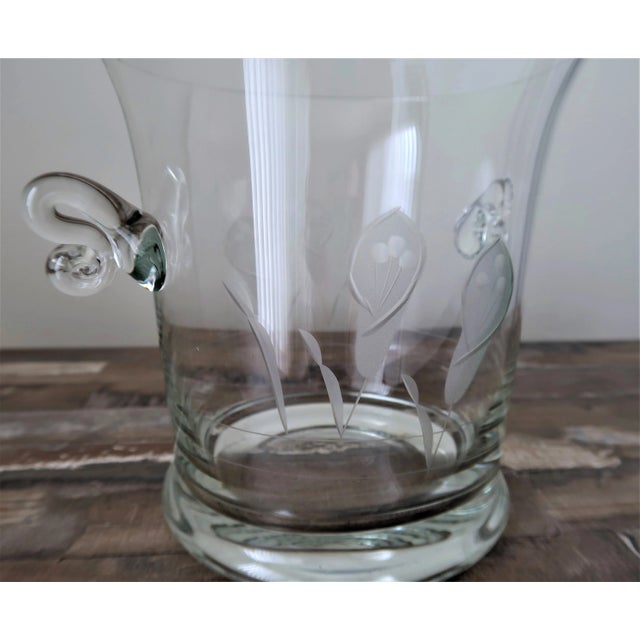 This stunning etched crystal champagne bucket is ready for your next event. This beautiful ice bucket can be used to chill...