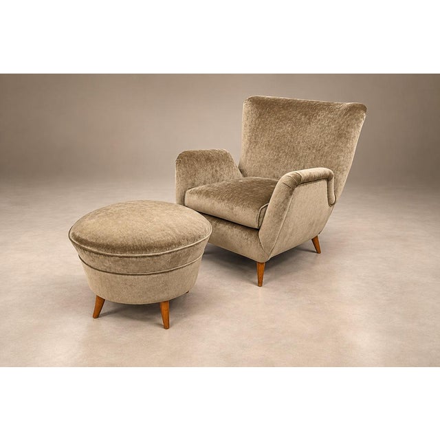 Brazilian Modern Armchair and Ottoman in Hardwood and Taupe Chenille by Carlo Hauner, Brazil, 1950s — Lot 353 For Sale - Image 10 of 18