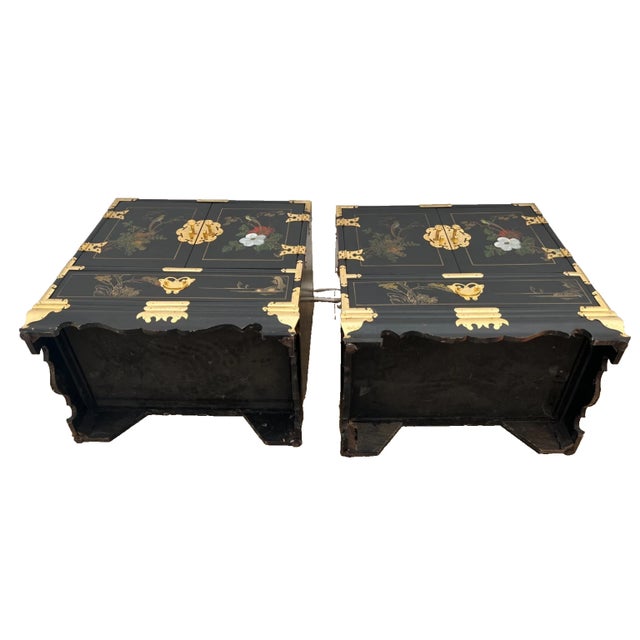 Vintage Set of Two Chinoiserie Nightstands Side Tables Japanese Tansu Inspired For Sale - Image 12 of 12