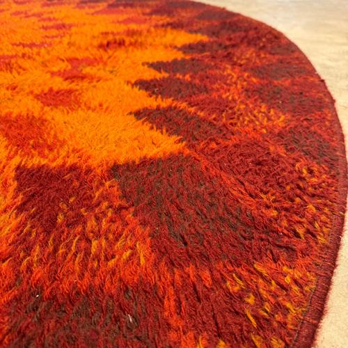 Vintage Round Wool Rug – 1970s (Ø 200 cm)