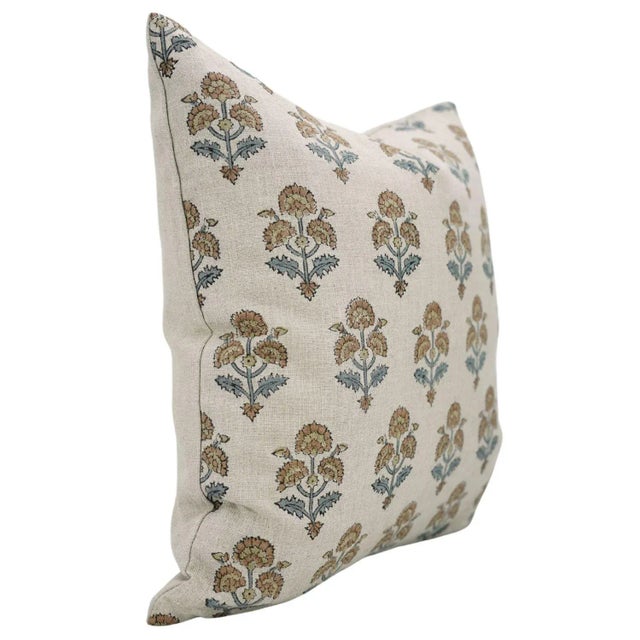 This Fabdivine cushion cover is a perfect blend of tradition and elegance. Crafted from pure linen, it offers a soft,...