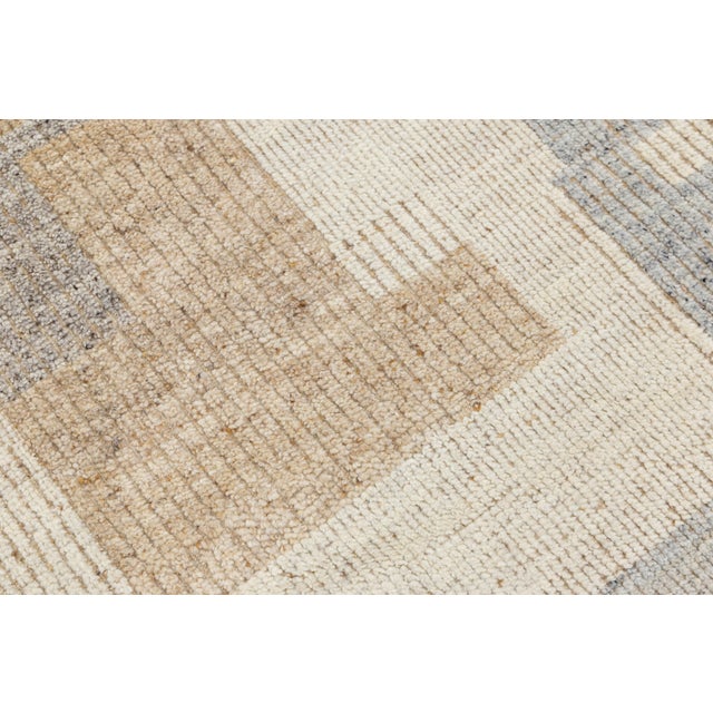 Modern Moroccan Style Wool Rug Handwoven Abstract in Neutral Earth Tones For Sale - Image 10 of 11
