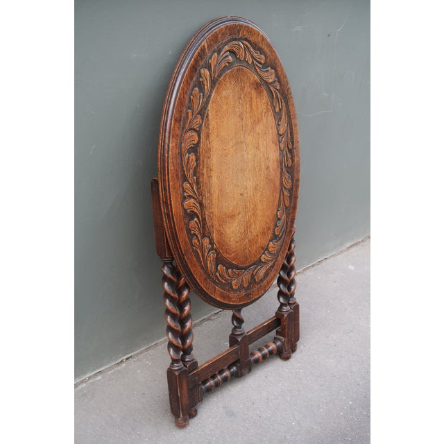 Antique Carved Tiger Oak Folding Tea Coffee Table Barley Twist End of XIXth Century For Sale - Image 9 of 13