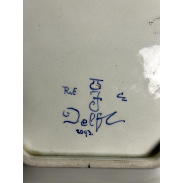 1980s Vintage Hand-Painted Bird and Floral Wall Plaque from Royal Delft, 1980 For Sale - Image 5 of 6