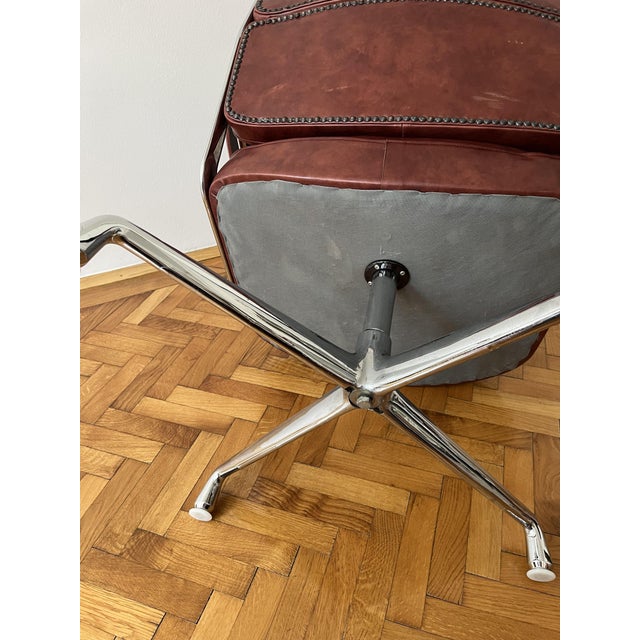 ES 108 Lobby Chair in Brown Leather by Charles and Ray Eames for Vitra, 1960s For Sale - Image 13 of 18
