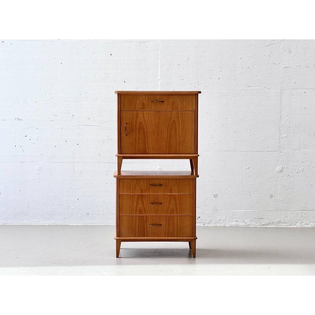 Mid-Century Modern Nightstands in Cherry Wood, 1960s, Set of 2 For Sale - Image 5 of 16