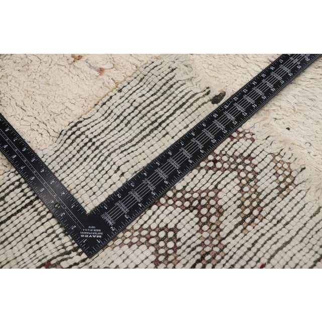 Mid 20th Century Mid 20th Century Mid 20th Century Vintage Moroccan Rug 05'06 X 07'02 For Sale - Image 5 of 9