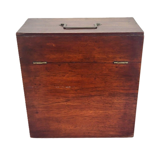 Wood 19th Century English Mahogany Traveling Bar Case 3 Bottle Liquor Decanter Box For Sale - Image 7 of 18
