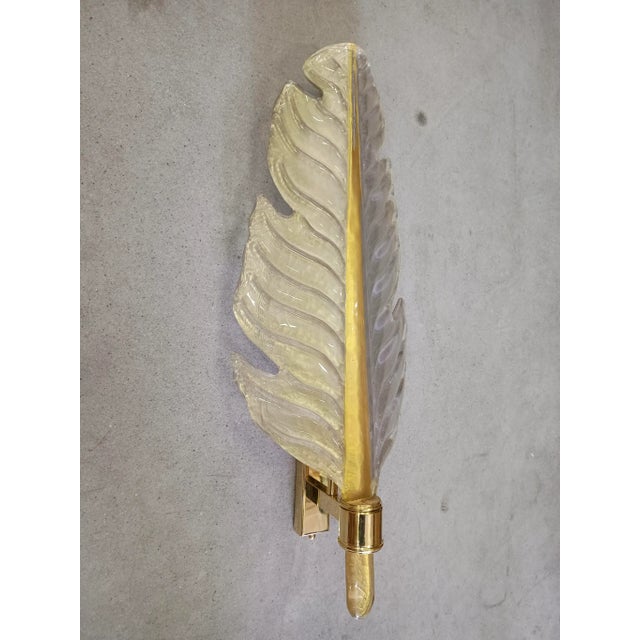 Murano White and Gold Glass and Brass Wall Light, 1980 For Sale - Image 10 of 10