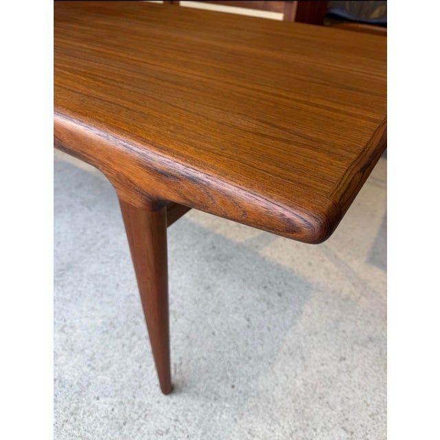 Mid-Century Modern Danish Teak Dining Table by Johannes Andersen for Uldum Møbelfabrik, 1960s For Sale - Image 3 of 18